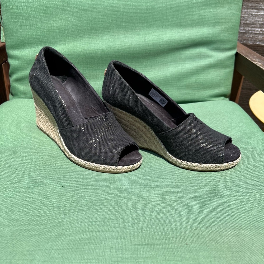 Black Michelle by Tom’s canvas wedges Sz 8